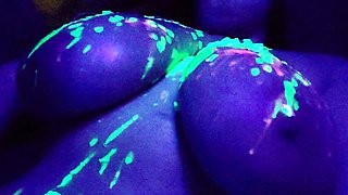 Slutty amateur flashing her big boobs in the backseat