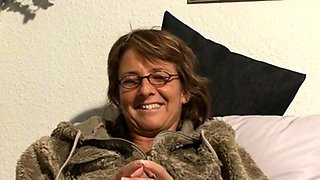 Granny shows her Pussy