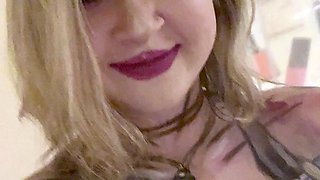 Ebony girl showers her big ass amp masturbating