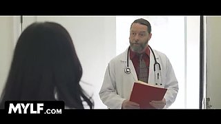 Curvy MILF Jennifer White Gets Anal Exam from Hot Doctor - Big Booty Creampie