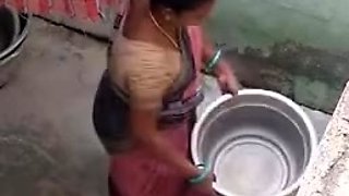 Tamil Aunty Bathing Outdoor