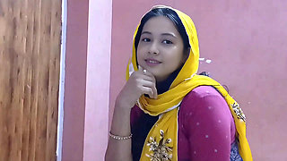 HOT INDIAN DESI FIRST TIME SUCKING DICK