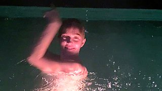 Amateur teen outdoor blowjob