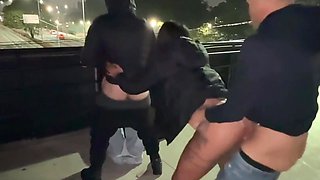 Overpass foursome sex in the night time ends with cum on bare asses