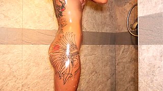 Bubble butt Thai GF sex in the shower