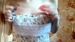 Sexy Teen Girl Orgasms on Webcam with Big Ass and Small Tits