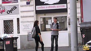 Hunt4k. denisse comes to prague to play