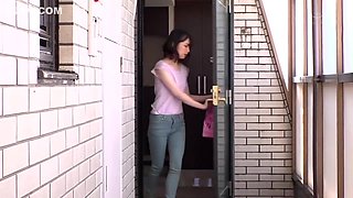 Pfes-047 Wife In The Apartment Next Door Cleans