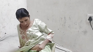 Cute step sister ko nanga kar ke bathroom me chod diya