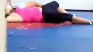 Deux Coquines: Surprise au Gymnase - French Amateur Video