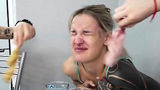 Licking Girls Feet Dori And Sarah - Nasty Water For a