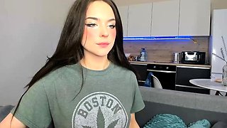 Hot amateur webcam teen masturbates for their fans