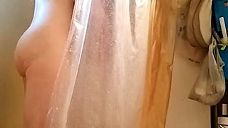 Blonde solo jerking off