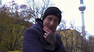 Girl with a great body is going to take a double dicking