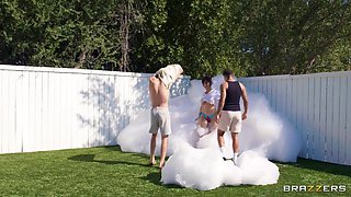 Double Teaming The Foam Party MILF: Anal Interracial Threesome with Syren De Mer, Air Thugger, Apollo Banks