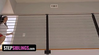 Stepsiblings - tempting fuckslut Jenna Ross taunts her stepbro and swallows his jizz in the douche