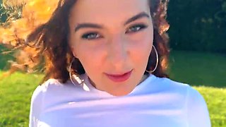 Suzie Sparklez has a pretty ass and she fucks in public