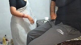 Desi Bhabhi Maid Gets Salary Raise From Employer With Hardcore Face Fucking & Dirty Talk