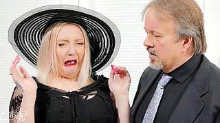 TRANSSEXUAL Foxxy Feast Her Freedom