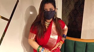 Indian Stepmom Lisa Caught In Seductive Homemade Panties Fantasy
