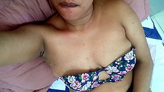 Hot stepmom Lapotracaliente gets squirting assistance from her vibrator