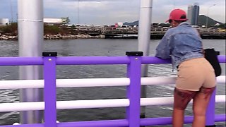 Curvy Thai MILF amateur gets picked up