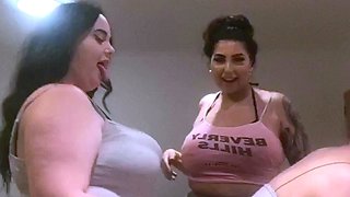 AMATEUR FIRST TIME LESBIAN b