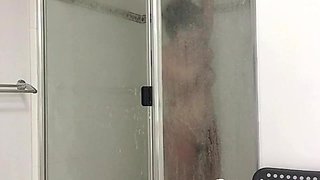 jerk in the bathroom by chinese she-creature