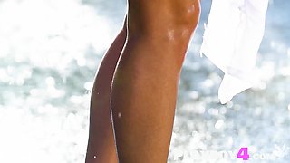 Beautiful wet MILF shows perfect body