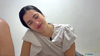 Surprise Gift Stepsister Gives up Her Pussy to Make Him Happy