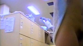 Amateur blonde with big boobs masturbates cam