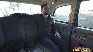 Lorenzo Viota's Wild Hooters in Steamy Taxi