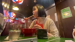 ムッチリボディの美人妻が美乳舐められパイパンを手マンされて快楽に浸る