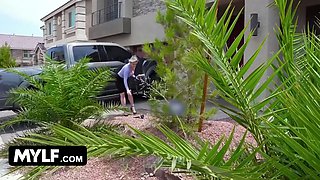 Palace inspector Dee Williams gets hard fucking and anal creampie from teenage stud - mylf classics