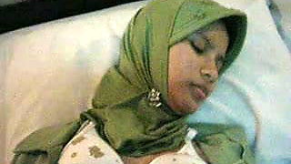 indonesian-jilbab entot di hotel