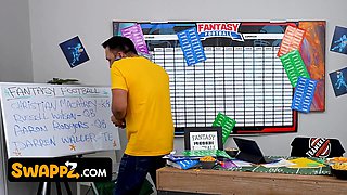 Sneaky teenies: jazmin luv & Aubree Valentine trick their stepfathers to win in dream football, pt. 4