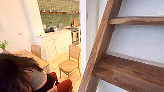 Mi chica de limpieza me da lastima por eso me la follo