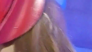 Big-breasted Woman Showing off