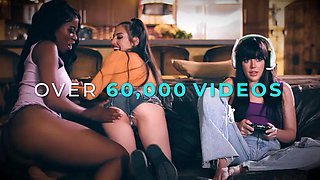 GIRLSWAY - Petite Liz Jordans Innocent Gift To Stepmom Silvia Saige Sparks Romantic Affair - PART 1: Porn