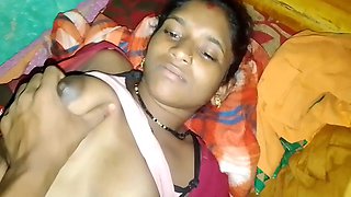 Desi Hot Bhabhi Boobs Pressing In Hotel