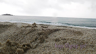 Teen Girl Masturbate on the Beach