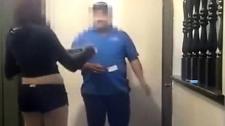 Delivery man gets a blowjob