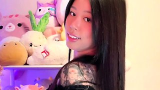 Big boobs milf masturbates with her dildo