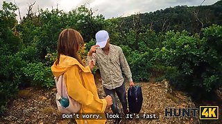 Hunt4k. encountered a nude stranger with cute boobs in the forest