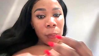 Belle_SQUIRTS IN A PUBLIC RESTROOM - Ebony