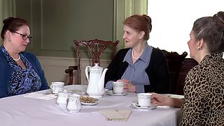 Amateur Mature MILF Striptease On Webcam