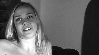 Awesome Big Boobs Blonde Masturbates In The Shower