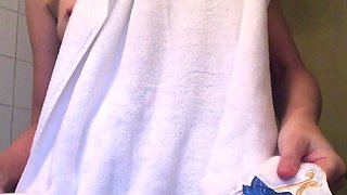 Blonde emo amateur solo masturbation