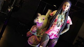 Dainty Anuskatzz's kinky life scene