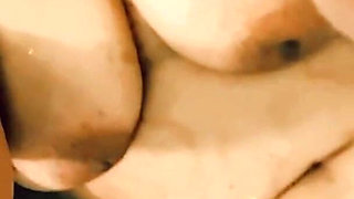 Wildenglishbbw playing with my hairy fat pussy in bath